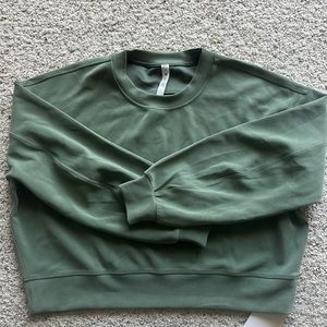 Lululemon Perfectly Oversized Cropped Crew 
Softstreme